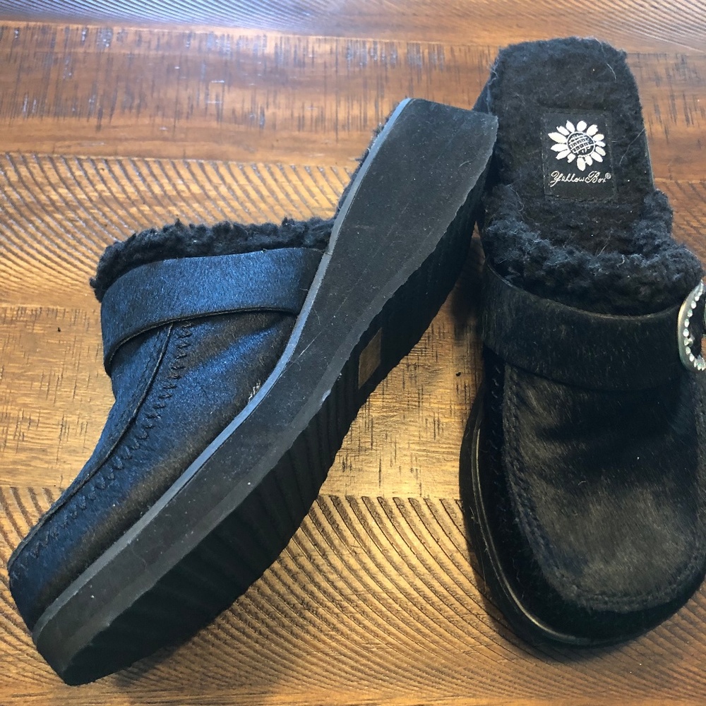 Black Yellowbox mule shoe